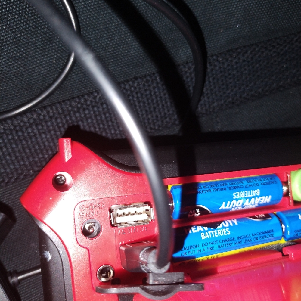 Kaito KA500 AM FM Shortwave Solar Crank Emergency Weather Alert Radio - Red EUC - Picture 6 of 12